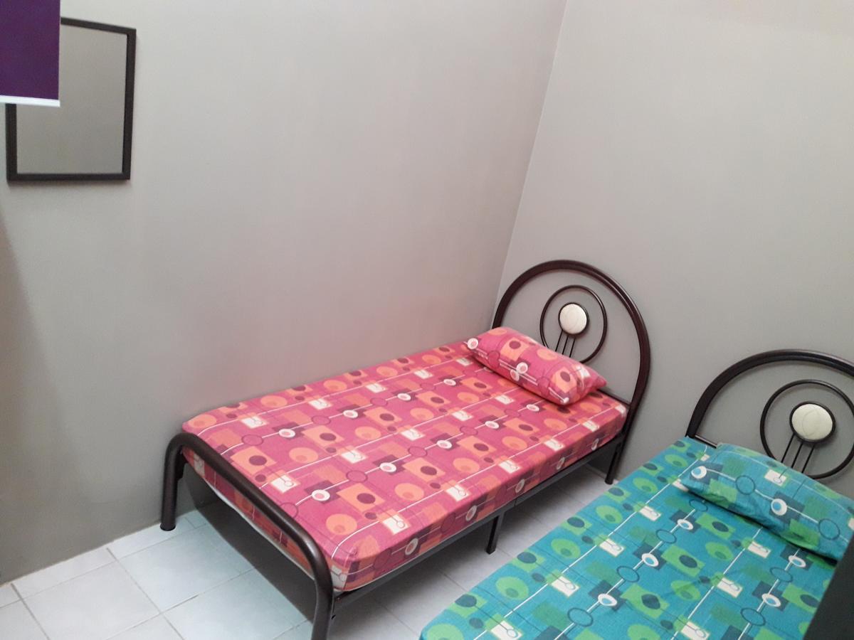 Homestay Bahau Jempol Exteriör bild