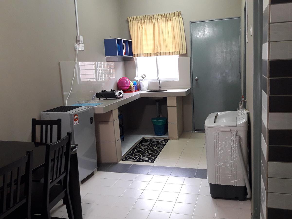 Homestay Bahau Jempol Exteriör bild